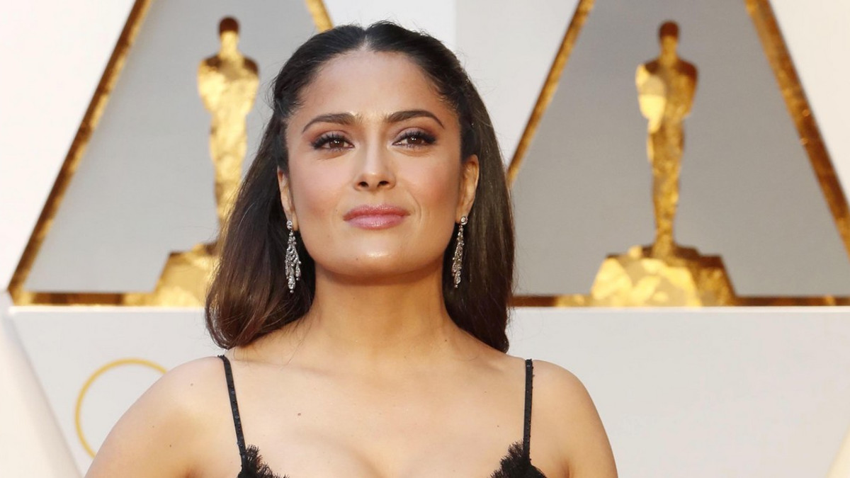 Salma Hayekin rintavako käänsi päät