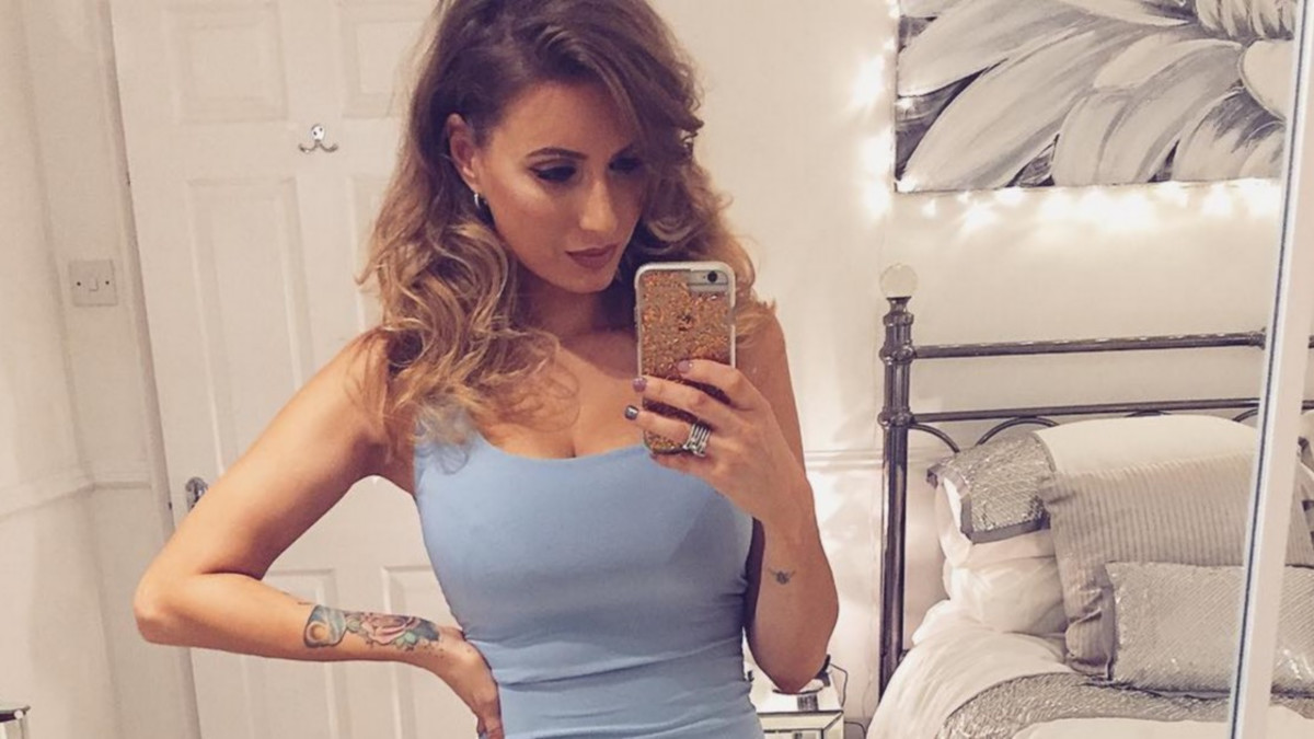 Hervoton povipommi! Sammy Braddy on 33-vuotias, kuvankaunis Instagram-kaunotar