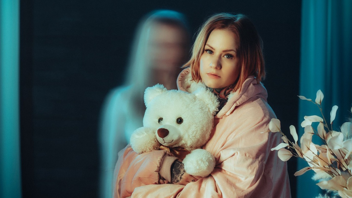 Sana menetti parhaan ystävänsä ja teki siitä laulun, jossa vierailee Aki Tykki