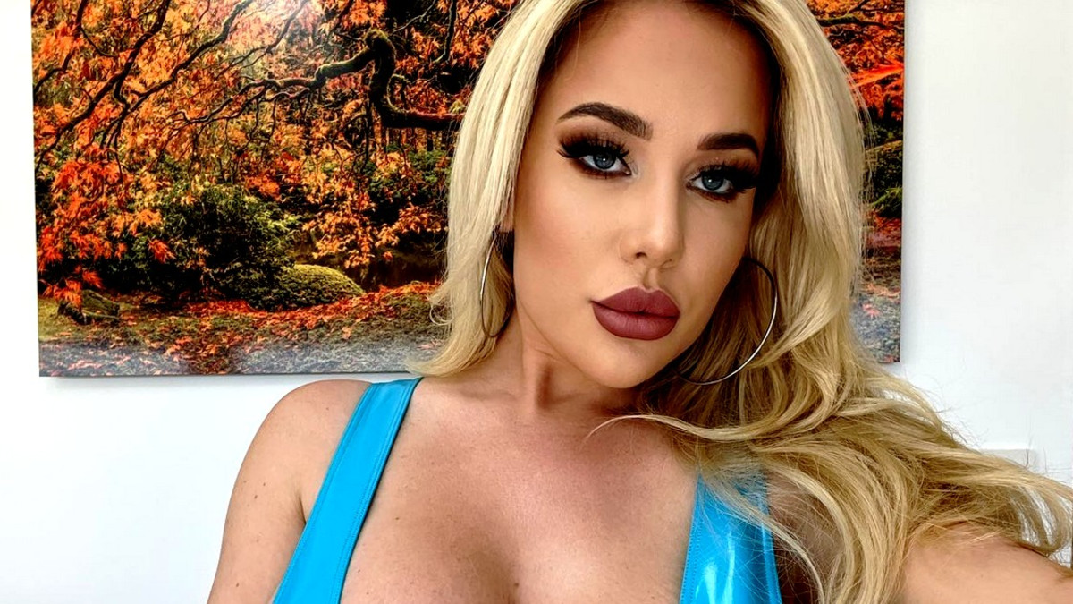 Muotoja piisaa! Instagram-kurvitar Savannah Bond on 1,2 miljoonan seuraajan somehelmi