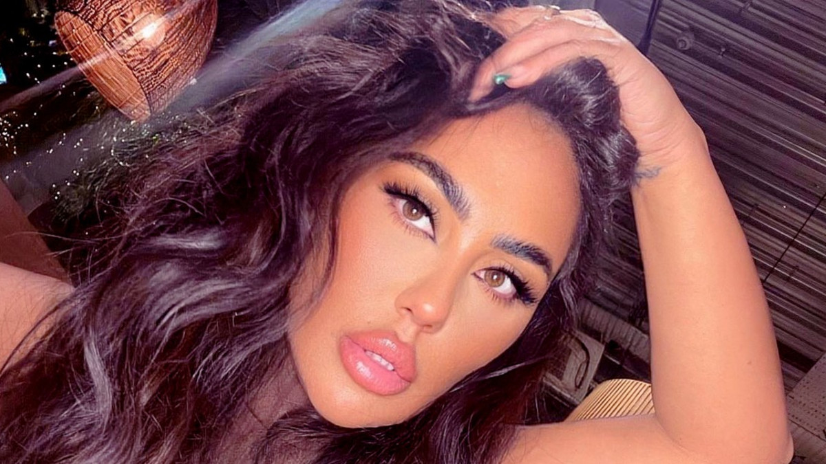 Kurvikas Sophie Kasaei, 32, saattaa loksauttaa leuat