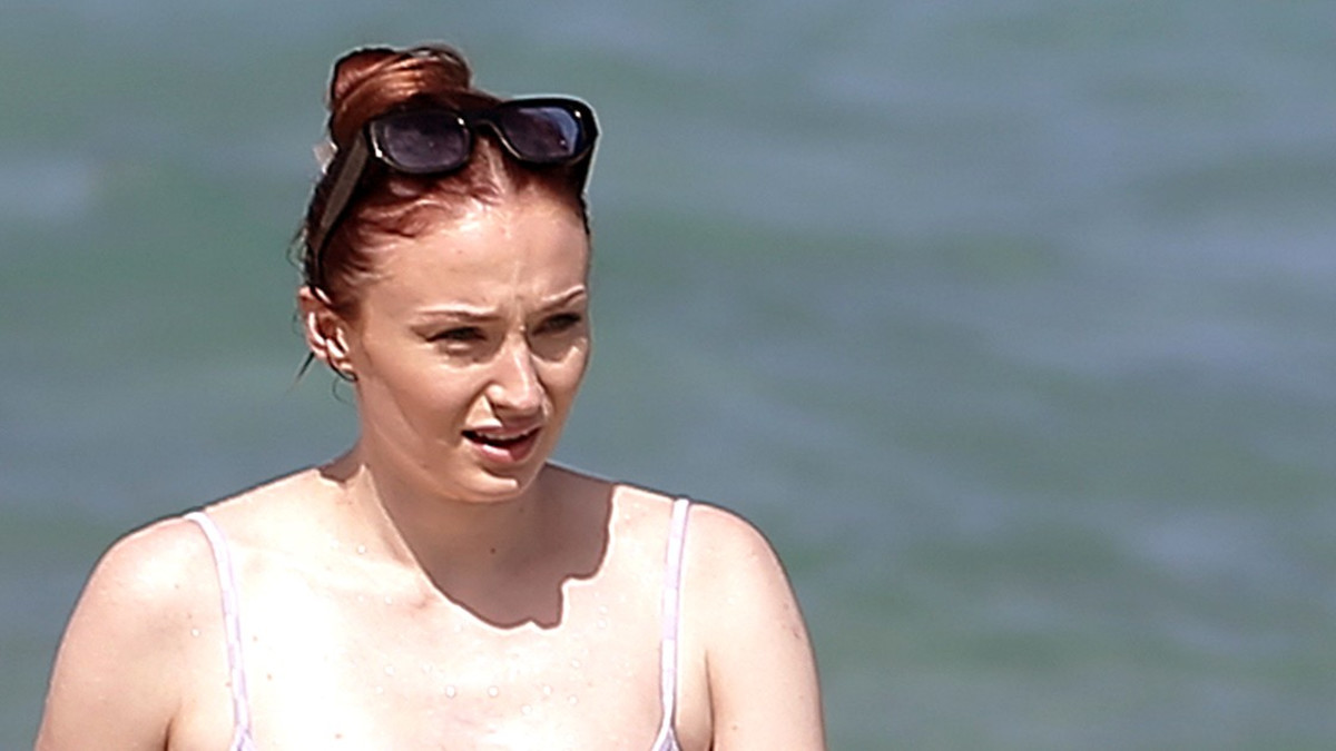 Oho! Tältä näyttää Game of Thrones -tähti Sophie Turner nyt bikineissä