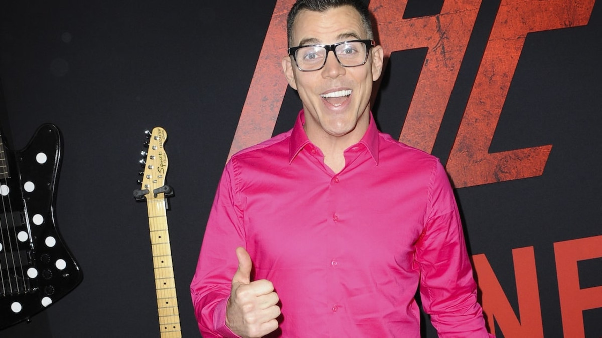 Steve-O selätti pullon avaus -haasteen - milläpä muullakaan kuin peniksellään?