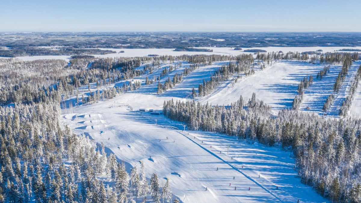 Suosittu hiihtokeskus uudistaa brändinsä - uudeksi nimeksi Tahko Mountain: laskettelua, hissipyöräilyä, retkeilyä...