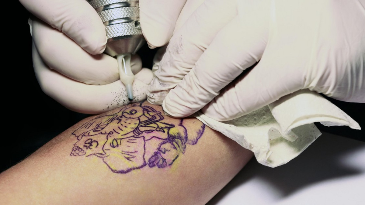 Tuleeko brittiläisestä isoisästä vanhin tatuoinnin ottaja koskaan?