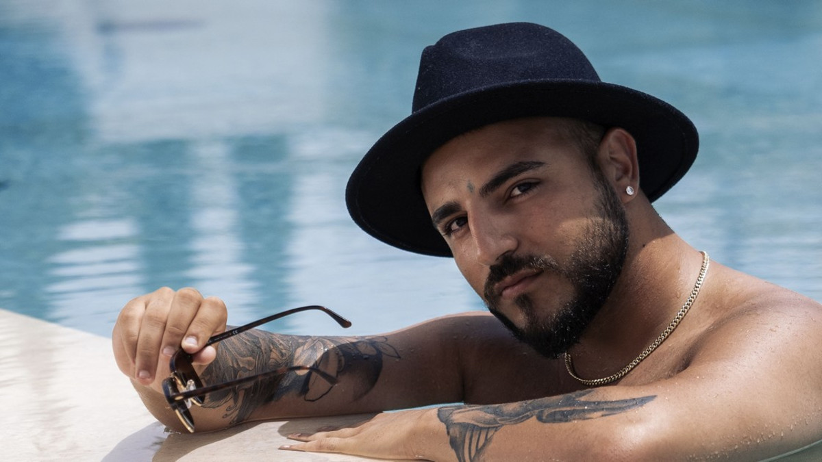 Temptation Island Suomi 10: Aro vertaa naisia lumihiutaleisiin - "kauniita, uniikkeja ja yhdellä kosketuksella märkiä"