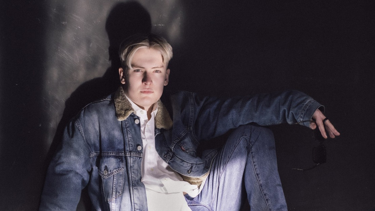 Tume ja Universal Music yhteistyöhön - Oikeet rahaa julki - "musta tärkeintä on löytää se oma reitti ja pitää siitä kiinni"