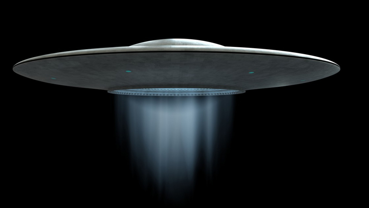 Matkustajalentokoneen pilotti julkaisi TikTok-videon vieressä lentäneestä UFOsta - mikä ihme se on?