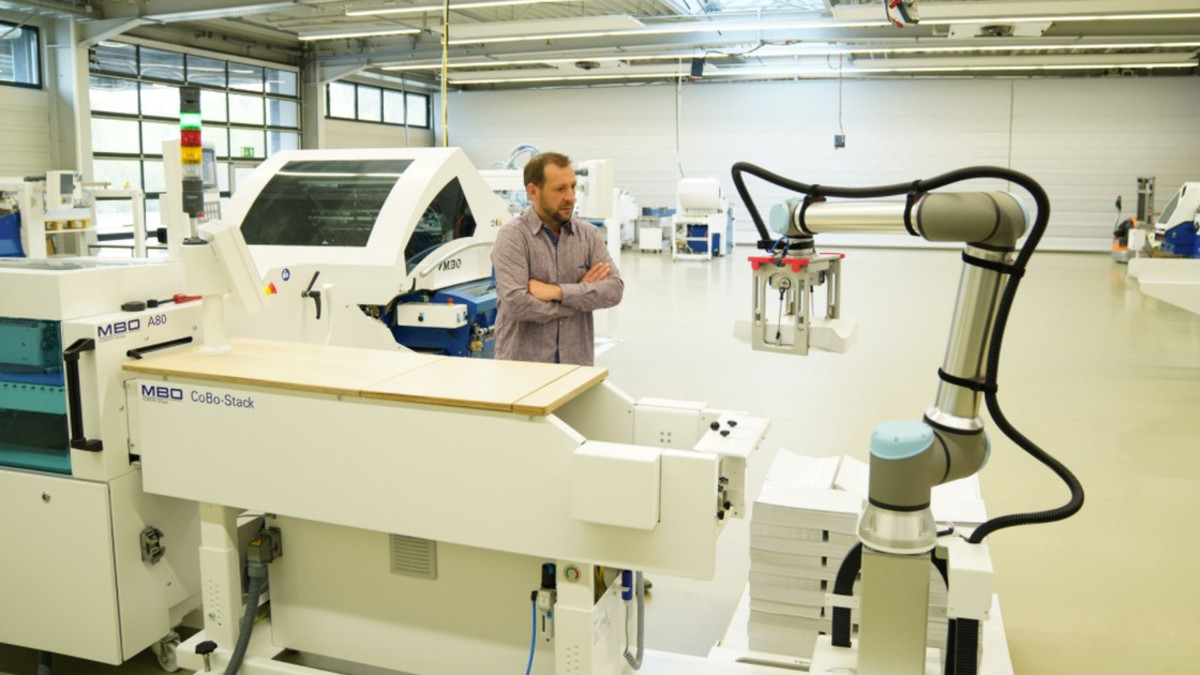 Universal Robots esitteli uuden UR10e-robotin, jolla on jopa 25 % suurempi hyötykuorma