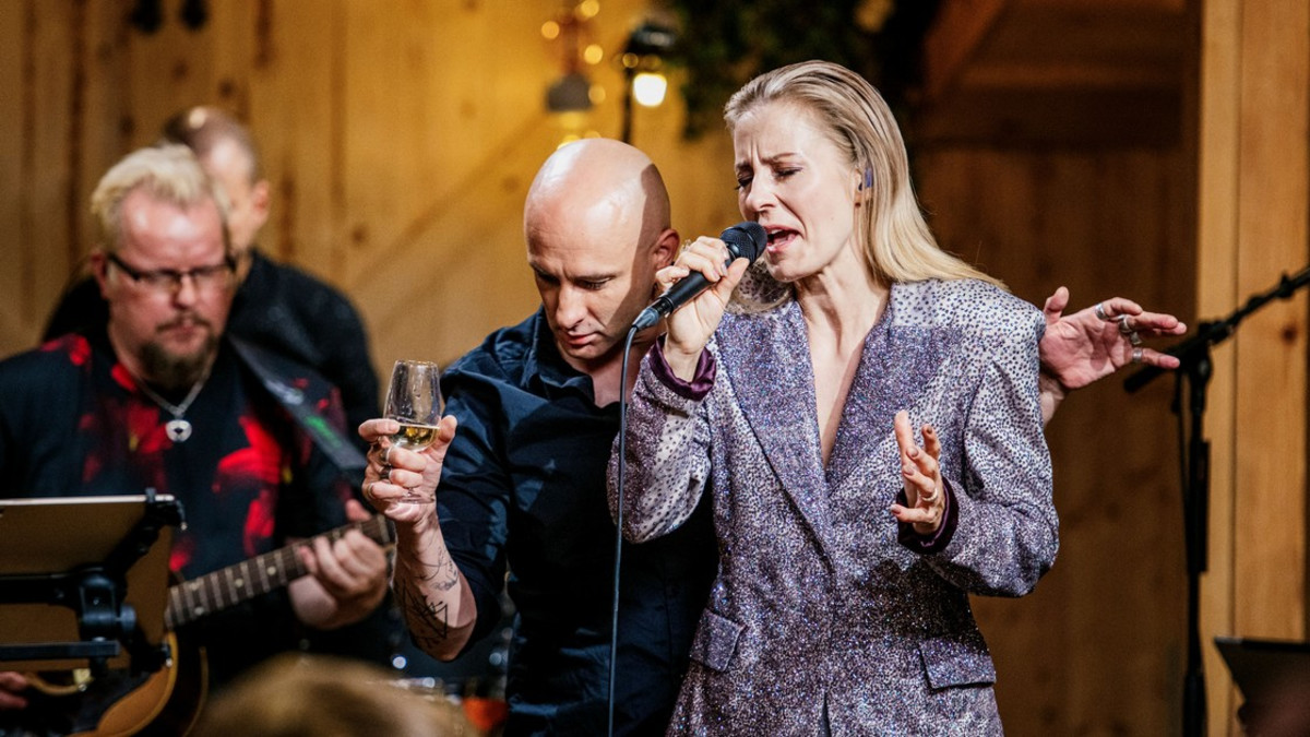 Vain elämää: Mariska esitti Herra Ylppö & Ihmiset -biisin Horros