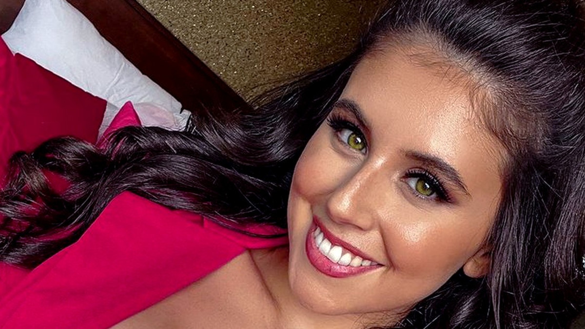 Mikä bikinipeppu! Violet Summers on melkoinen Instagram-hitti - yli 13 miljoonaa seuraajaa