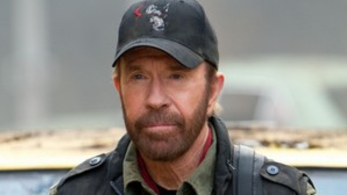 Näin Chuck Norris pistäisi Van Dammen spagaatia paremmaksi