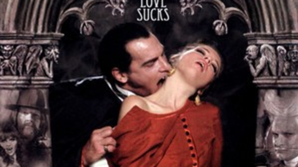 Dracula-porno silkkaa laatua - "loistava jopa ilman seksiä"