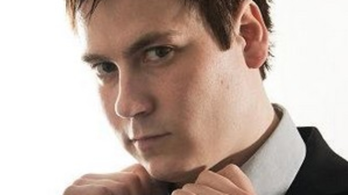 Findance.com paljastaa: Hän on mies Taivas varjele -hitin takana