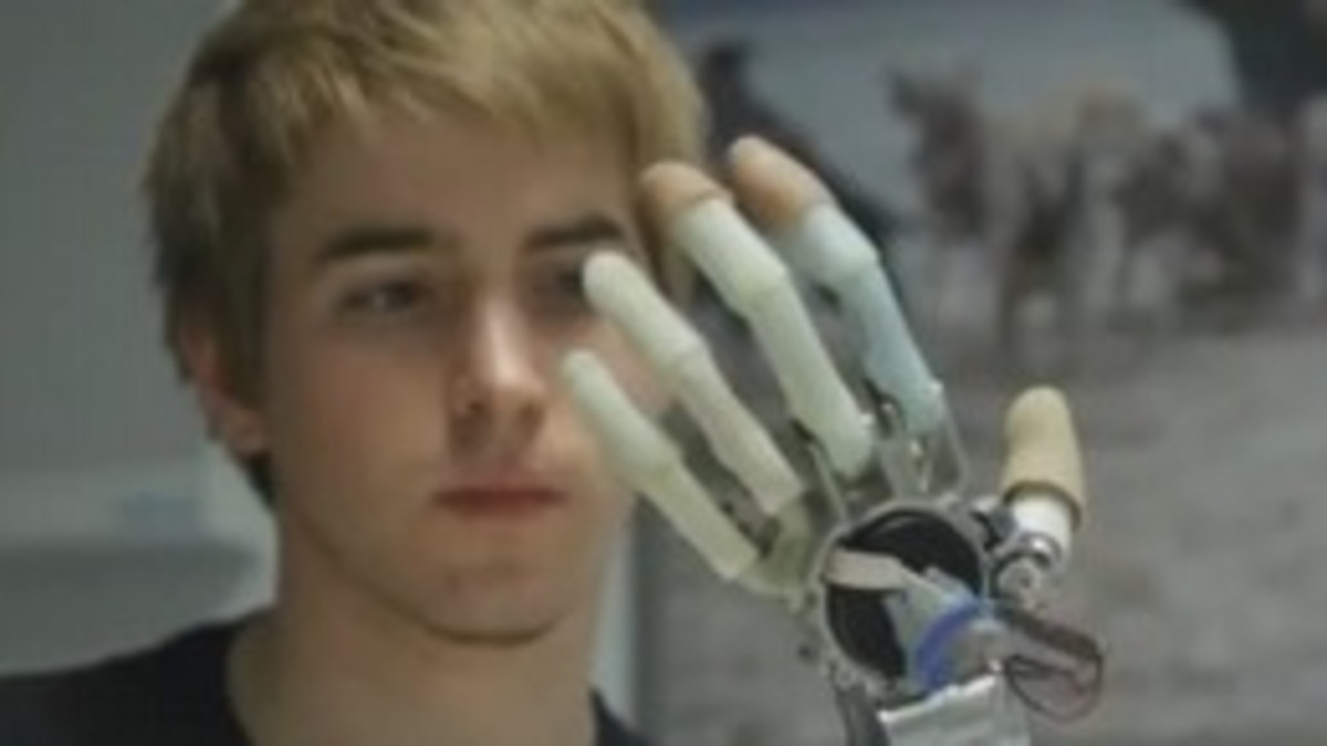 Robottikäsi on kuin Terminaattorista