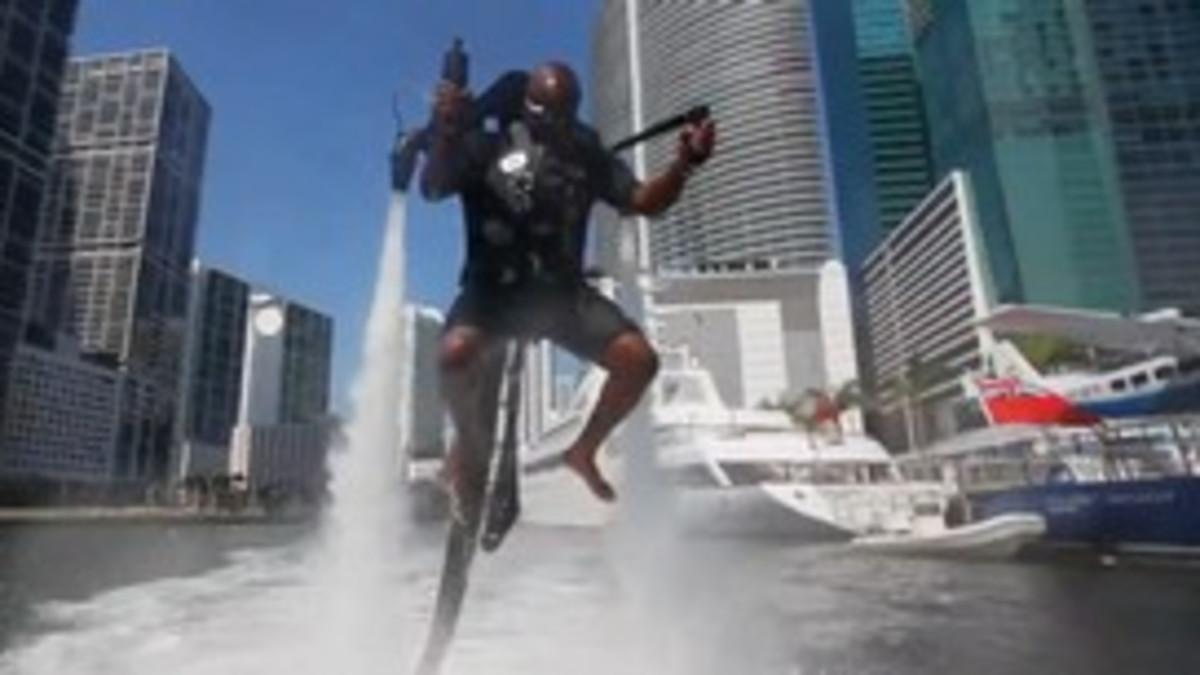 Tulevaisuus on täällä - katseita kääntävä jetpack toteutettiin vedellä