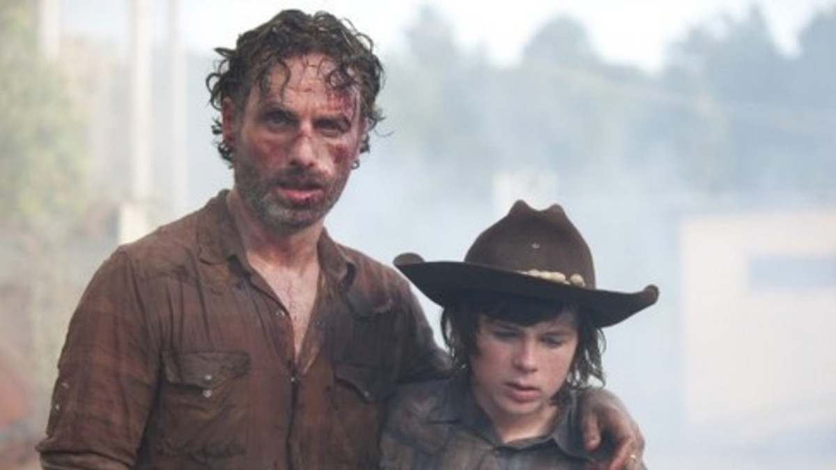 The Walking Dead palaa pian - uusi juliste