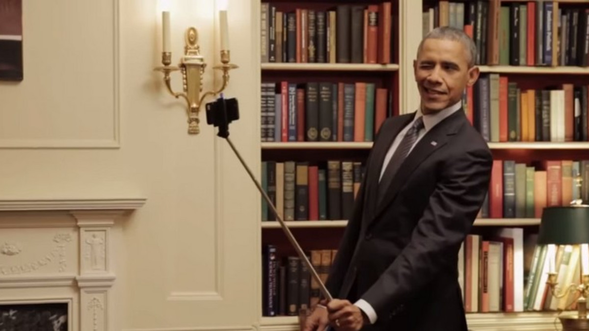 Vapise Stubb! - Barack Obama pelleilee nettivideolla selfie-kepin kera