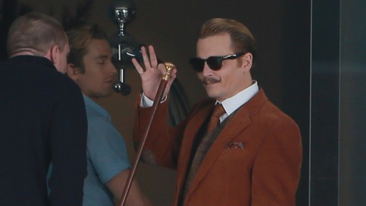 Johnny Depp hauskassa roolissa - katso traileri