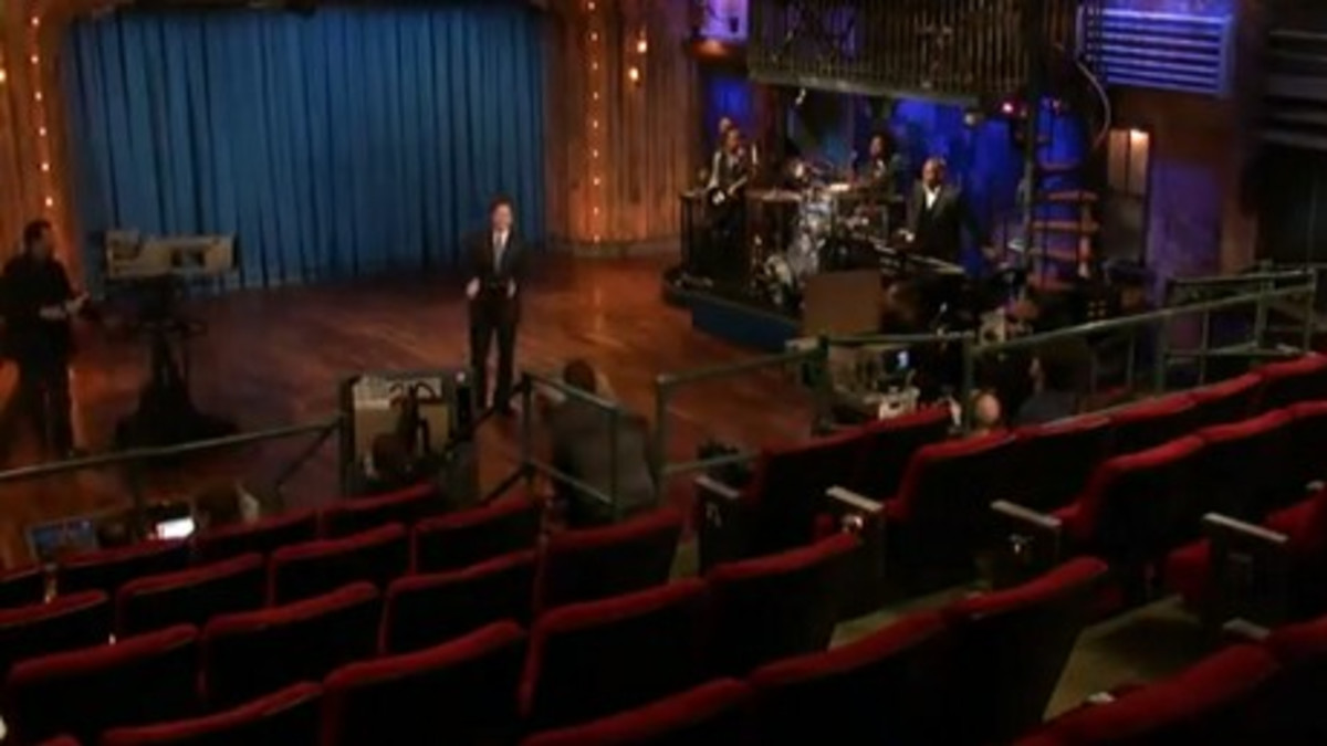 Sandy-myrsky: Jimmy Fallonin talkshow tyhjälle katsomolle