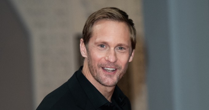 Murhabotin päiväkirjat -kirjojen pohjalta scifi-sarja - Alexander Skarsgård tähdittää