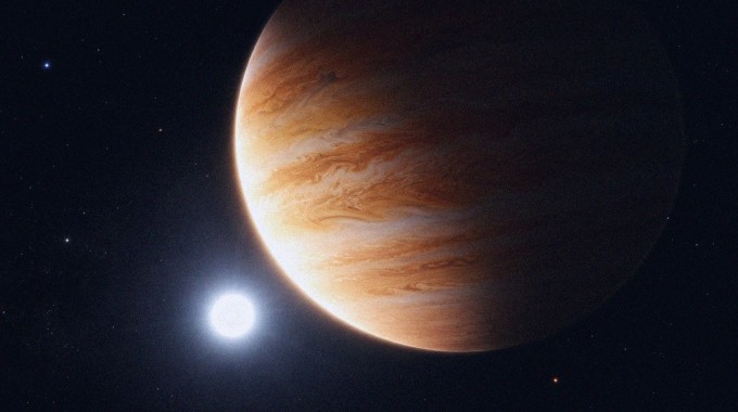Jupiterin kokoinen eksoplaneetta kiertää läheltä pientä valkoista kääpiötähteä.