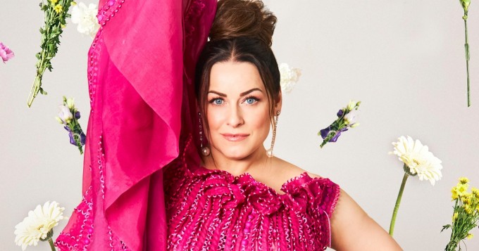 Erin lähtee konserttisalikiertueelle - Anna mun rakastaa