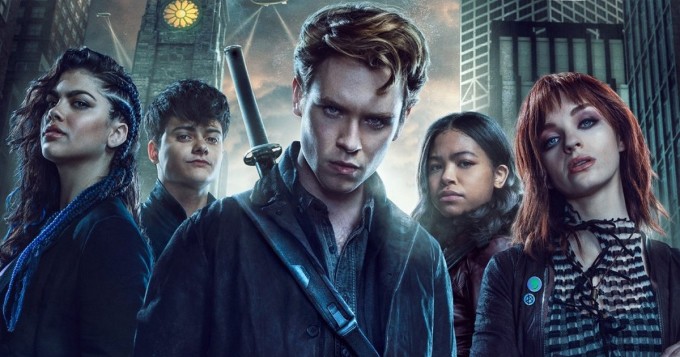 Batmanin kuolemasta ammentava supersankarisarja Gotham Knights lopetetaan