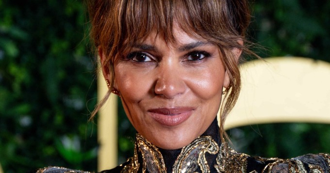 Mikä rintavako! Halle Berry, 57, ihastutti
