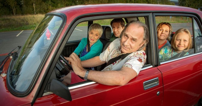 Kyllä isä osaa -elokuva avasi vahvasti leffateattereissa