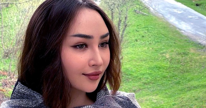 Nännikorut näkyvät! Ukrainan Instagram-povipommi Louisa Khovanski ei jätä ketään kylmäksi