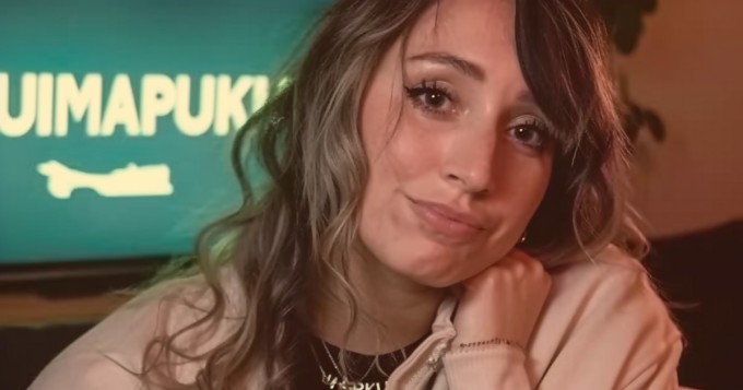 "Oma vartalo, omat säännöt" - TikTok-Meredith kannustaa nauttimaan uimapuvussa rannalla