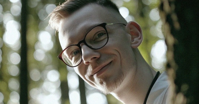 Naapurin lapset valtasivat pihan leikkikentäksi - mies keksi nerokkaan tavan pysäyttää heidän touhunsa