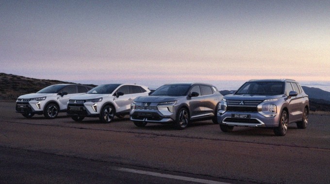 Mitsubishi esittelee uutuuksiaan.