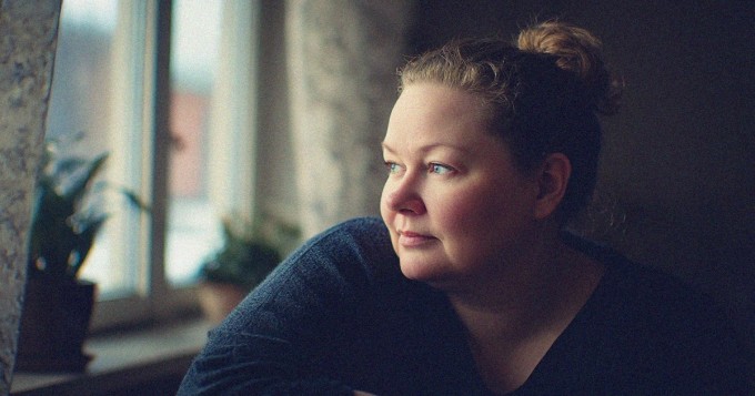 Miksi jotkut naiset päätyvät toistuvasti yhteen miesten kanssa, jotka eivät ole heidän tasollaan?