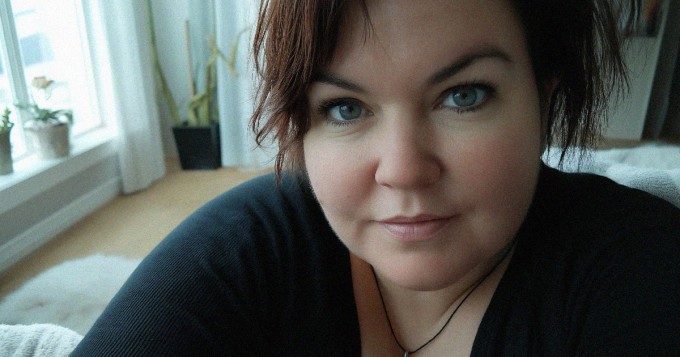 Naisen pulma: voiko avioliitto ja nuorempi rakastaja mahtua samaan elämään?