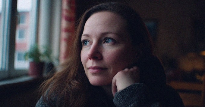 Äiti harkitsee muuttoa ex-miehensä ja hänen vaimonsa luo - lasten takia