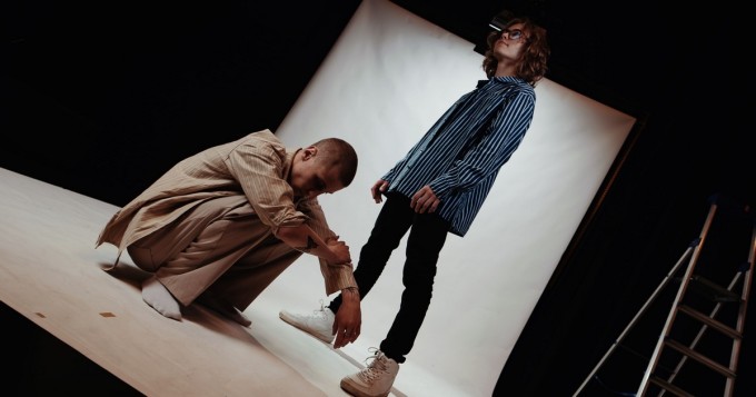 Taiteellista räppiä tekevä Njhs-duo julkaisee uuden singlen epäonnistuneesta rakkaudesta