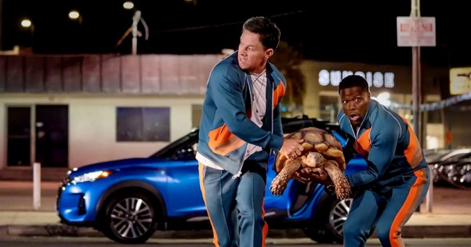 Omaa aikaa - Mark Wahlberg ja Kevin Hart tähdittävät Netflix-komediaa