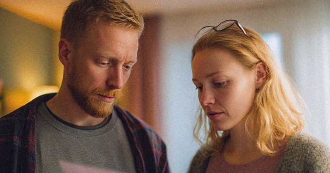 Pariskunta löysi Airbnb-makuuhuoneesta oudon lapun