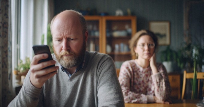 Mies, joka haluaa miellyttää kaikkia muita, mutta unohtaa sinut