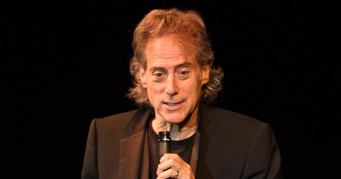 Koomikko Richard Lewis on kuollut