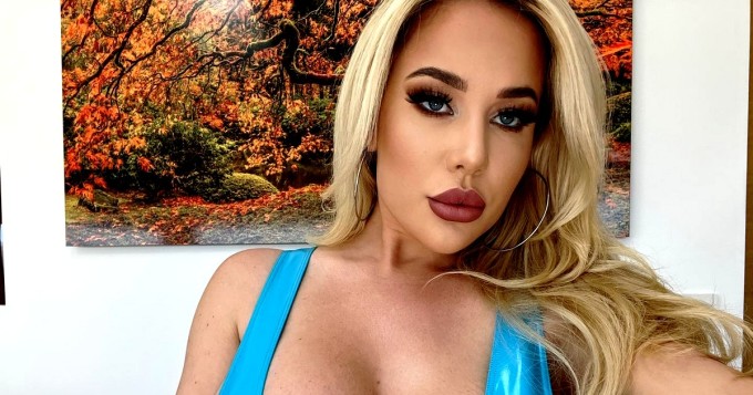 Muotoja piisaa! Instagram-kurvitar Savannah Bond on 1,2 miljoonan seuraajan somehelmi