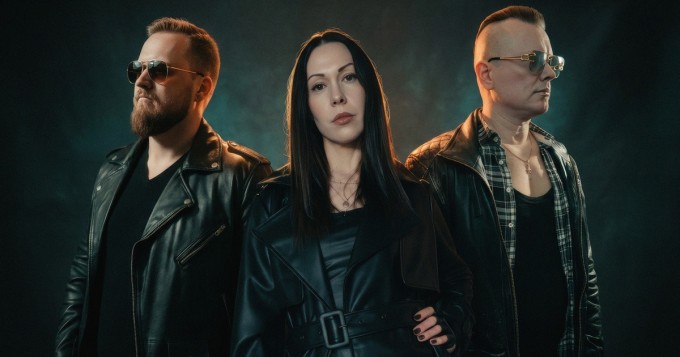 Rakkauden energiaa ja rohkeutta olla oma itsensä - Seuramiehet & Gia: "Heiluu"