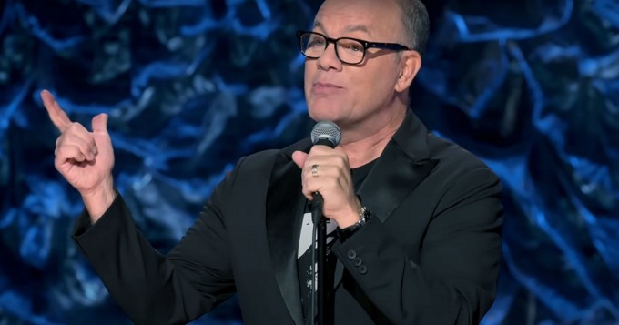 Stand up -koomikko Tom Papa saa toisen Netflix-spesiaalinsa What A Day