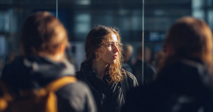 11 sosiaalista vihjettä, jotka analyyttiset ihmiset huomaavat heti, mutta moni muu ei