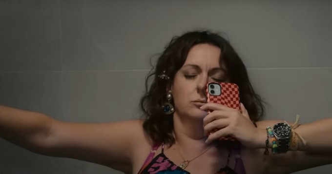 Wellmania - Netflix tarjoaa pian uuden Celeste Barber -draamakomediasarjan