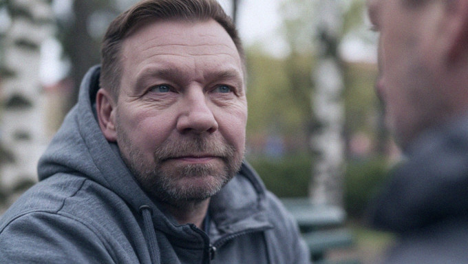 Nämä 11 merkkiä paljastaa, että hiljainen ihminen todella kuuntelee