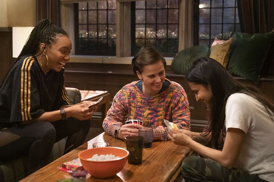 Pauline Chalamet, Amrit Kaur, Reneé Rapp ja Alyah Chanelle Scott