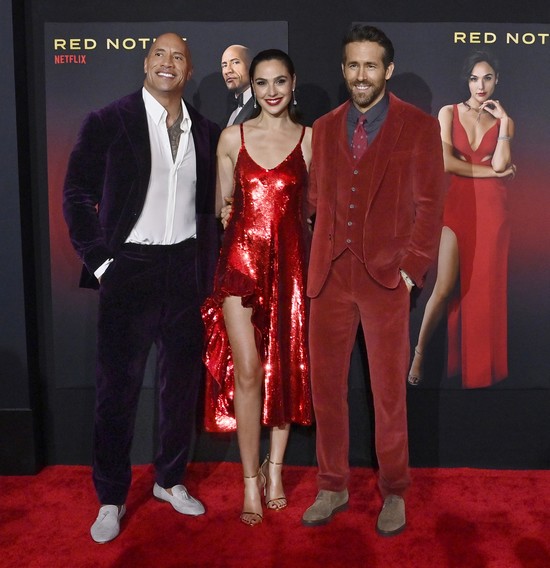 Dwayne Johnson - Gal Gadot - Ryan Reynolds